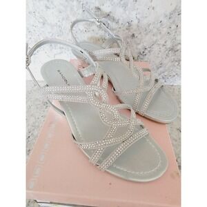 Bandolino 7M Strappy Heels‎ Low Wedge Heel Silver Slingback Adjustable Women NIB